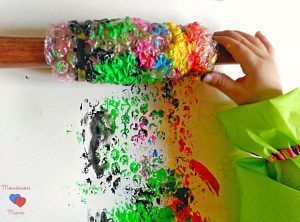 color rodillo papel de burbujas pintar