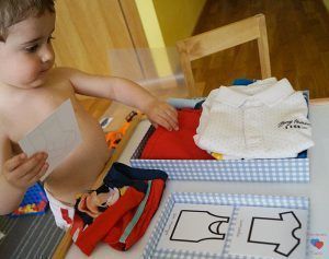 ropa montessori emparejar